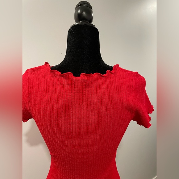 Simple red dress - Picture 4 of 6